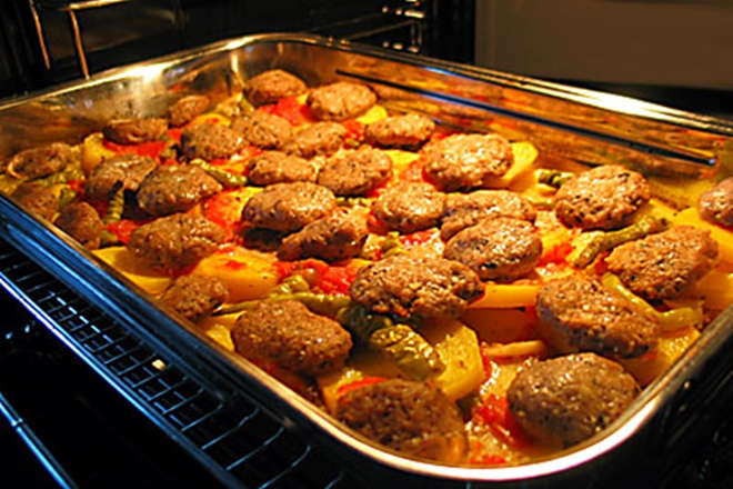 Fırında Köfte Patates Tarifi 1
