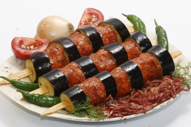 Patlıcanlı Karışık Kebap 1