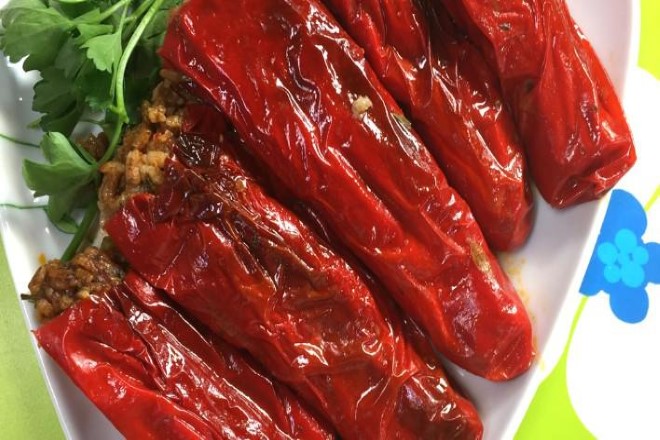 Zeytinyağlı Kırmızı Biber Dolması 1