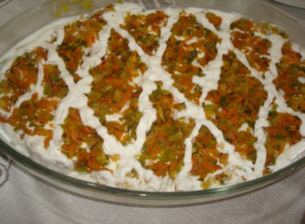 kolay-pirasali-etimek-salatasi-tarifi-1